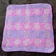 ELLE花柄タオルハンカチ　ハンドタオル　エル　紫とピンク　未使用