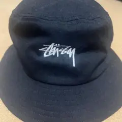 Stüssy ブラックバケットハット