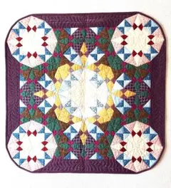 パッチワークキルト タペストリー（アルファベット模様）ハンドメイド
