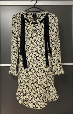 セミフォーマル☆ワンピース☆花柄☆ペプラム☆フリル