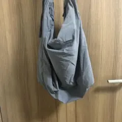 ナイロン ショルダーバッグ グレー