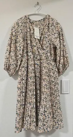 【新品未使用】Ray Cassin　花柄　プリーツ　ワンピース（F）