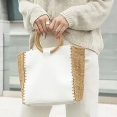 ZARA ホワイトストローバッグ　ショルダーベルト付き