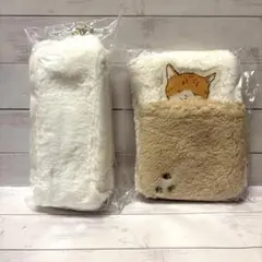 カルディ　すやすやネコちゃんおふとんポーチ　ネコチャーム付きふわふわポーチ