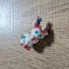 びっくらたまご　ポケモン　バスボール　イーブイフレンズ　ニンフィア　フィギュア