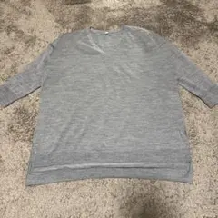 ぽぽ未使用ユニクロwomanメリノウールＶネックセーターM〜L グレー