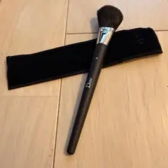 【新品未使用】Diorディオール バックステージ チーク ブラシ 16 ケース付