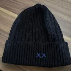 ユニクロ KAWS ニット帽 ブラック