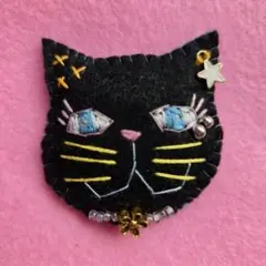 黒猫ブルーアイ　フェルトブローチ