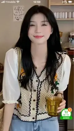 アイボリー 刺繍入り ニットベスト パフスリーブ