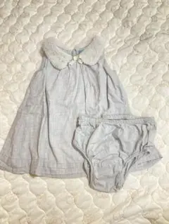 グレーの襟付きワンピースとパンツセット