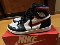Nike Air Jordan 1 スニーカー　ホワイト/ブラック/レッド