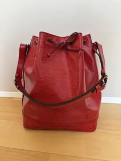 LOUIS VUITTON エピプチ　ノエ赤 バケツバッグ　正規品　美品 LOUIS VUITTON ルイヴィトン プチノエ エピ ショルダーバッグ