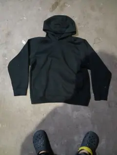 UNIQLOブラック フード付きパーカー