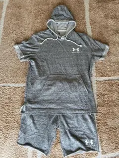 【美品】Under Armour 半袖パーカー ハーフパンツ セットアップのサムネイル