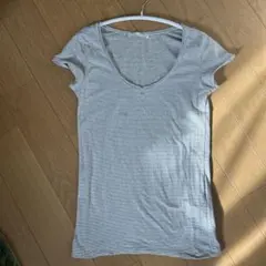 ZARA グレーとホワイトのストライプVネックTシャツ M