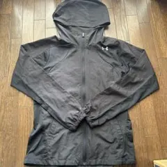 Under Armour フード付きウィンドブレーカー 黒