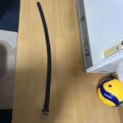 黒の合成皮革ベルト