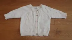 petitminプティマイン（サイズ70）オフホワイトのカーディガン