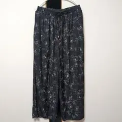 花柄 Lサイズ ガウチョパンツ 黒