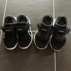 asics ブラック スニーカー　16㎝