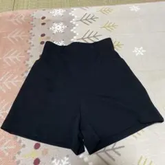 earth music&ecology 黒ショートパンツ