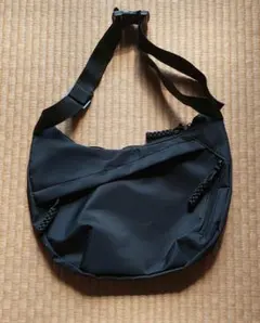 軽いショルダーバッグ