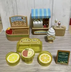 #65 シルバニアファミリー　アイスクリームショップ家具(バラ売り不可)