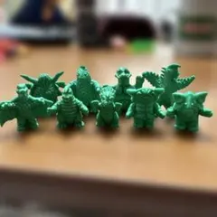 当時物緑色　怪獣　消しゴム　9体セット