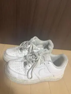 NIKE AIR FORCE 1 ホワイト スニーカーのサムネイル