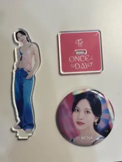 twiceミナ　アクスタ缶バッチセット