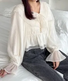 Heather 長袖　フリルブラウス ホワイトのサムネイル