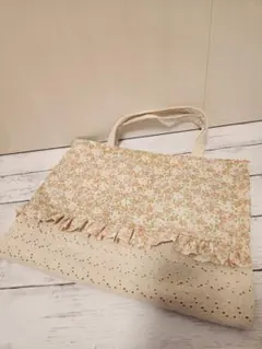 可愛い花柄フリル付きレッスンバック　手提げバッグ　キッズ