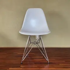 2026年最新】Vitra シェルチェアの人気アイテム - メルカリ