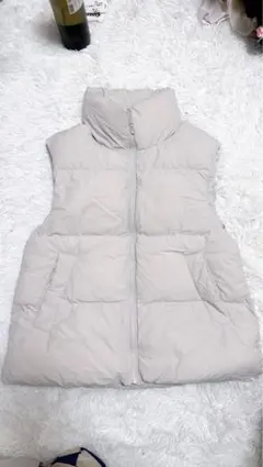 美品 GU 中綿ベスト ダウン風 ベージュ レディース