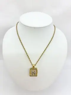 【美品】NR キューブ ネックレス ゴールドカラー　ラインストーンのサムネイル