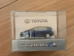 TOYOTA プリウスα LEDライト付き プルバックカーキーホルダー（非売品）のサムネイル