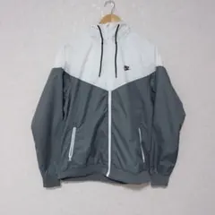 美品 Nike ナイロンジャケット L ホワイト/グレー