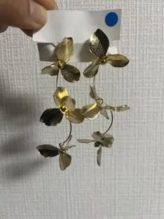 ゴールドフラワーフープイヤリング