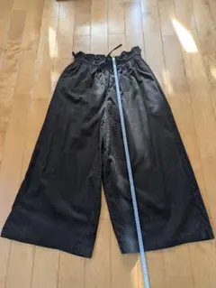 ブラック ワイドパンツ ゴム付き　コーディロイ　軽い カジュアル