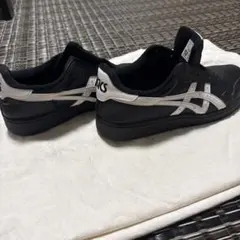 アシックス　ASICS スニーカー ブラック ホワイトのサムネイル