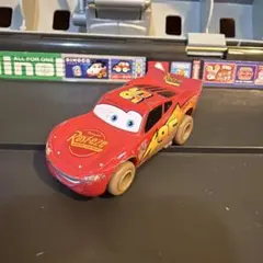 カーズ トミカ マックィーン マットダートタイプ