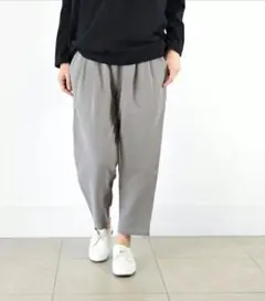 美品evam eva2025ss【定価2.7万】 コットンクロップドパンツ