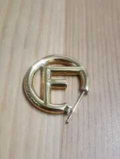 FENDI エフ イズ フェンディ ピアス イエローゴールド　片耳のサムネイル