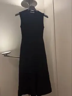 CINOH ブラック ノースリーブ ワンピース