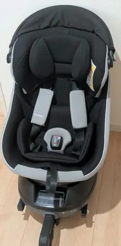 combi　コンビ　クルムーヴスマートLight ISOFIX　エッグショック