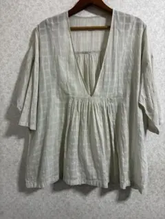 maison de soil ピンタック プルオーバー くるみボタン サクラ色