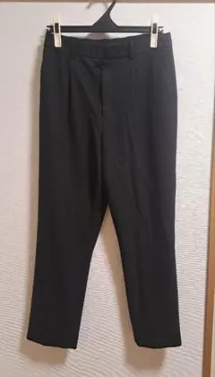UNIQLO HEATTECH 黒　ブラック　タックテーパードパンツ