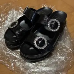 セブントゥエルブサーティーンビジュー付サンダルのサムネイル