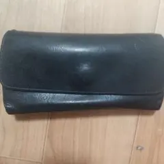 IL BISONTE 黒いレザー長財布